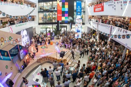 Ideafest_Atrium_Closing-1600x1067